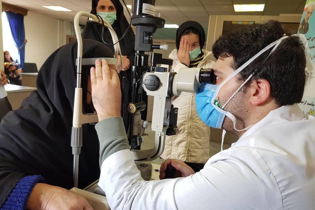 برپایی درمانگاه تخصصی چشم پزشکی بیمارستان فارابی در سرای محله هرندی تهران 